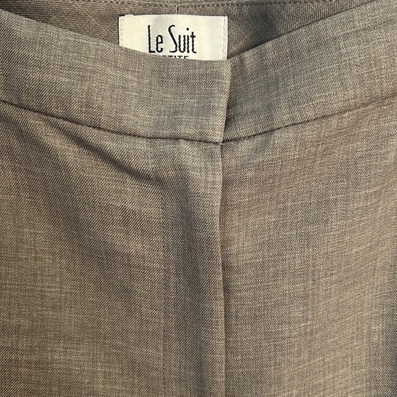 Le Suit 6Petite Gray & White Two-Piece Pant Suit - Picture 5 of 5